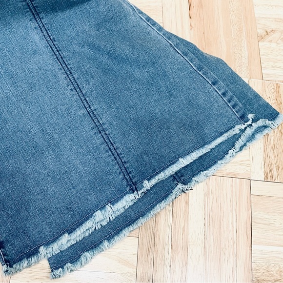 TINSELTOWN Hi-Rise Flare Denim Raw Hem Pull On Flare Jeans Size 11 Waist 30 - Picture 8 of 13